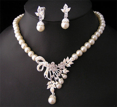 Wedding ladies, bridal ornaments, wedding gowns, pearls, necklaces, earrings, jewelry sets Rimantojewelry