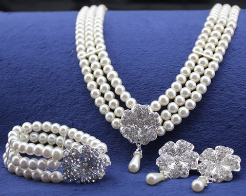Three-piece Four-leaf Clover Necklace And Earrings Rimantojewelry