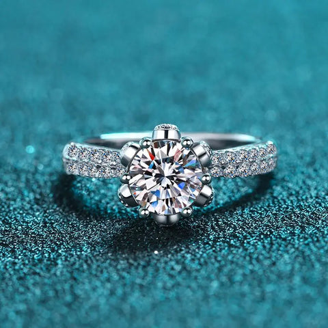 2 Carat Moissanite 925 Sterling Silver Ring down