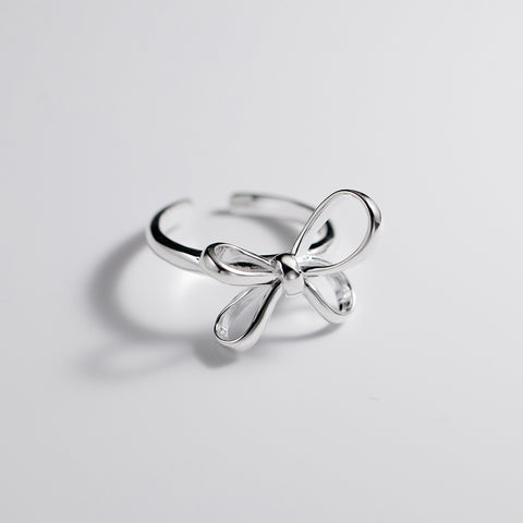 Bow Ring Fashionable Simple Line Women's Jewelry white bg