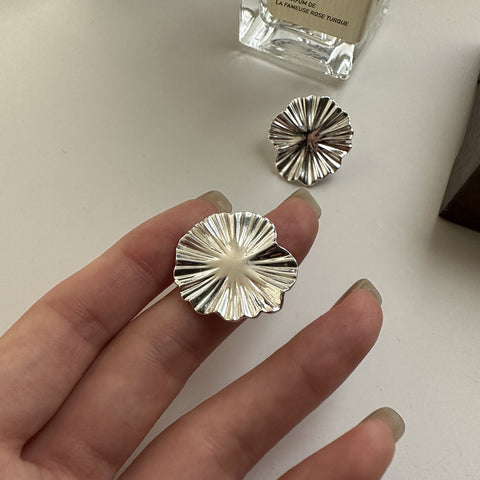 S925 Sterling Silver Korean Style Heavy-duty Texture Large Flower Earrings Rimantojewelry